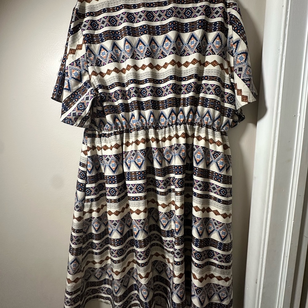 Geometric Patterned Dress - Picture 5 of 6